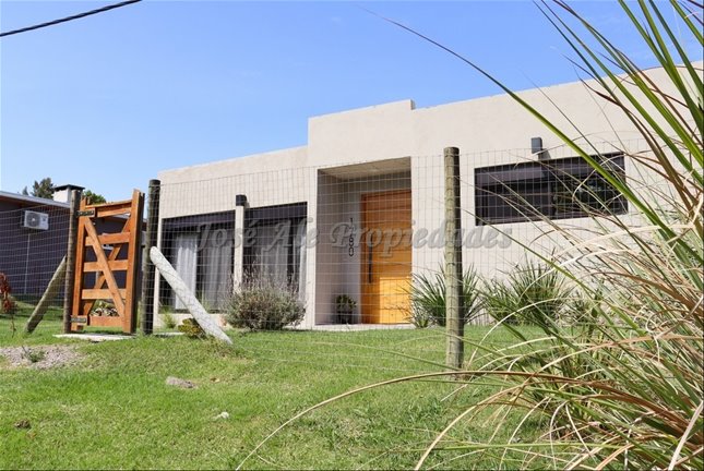 En Venta Casa De 2 Dormitorios Colonia Del Sacramento - foto 2