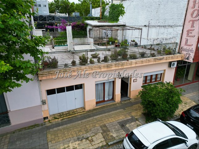 EN VENTA CASA UBICADA EN EL CENTRO DE LA CIUDAD DE COLONIA. - foto 2