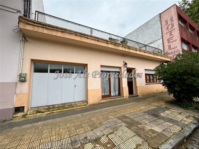 EN VENTA CASA UBICADA EN EL CENTRO DE LA CIUDAD DE COLONIA. - foto 3