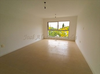 EN VENTA MONOAMBIENTE SOBRE RAMBLA DE COLONIA
