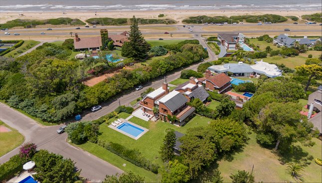 Venta casa en Punta del Este,  San Rafael, Playa Brava