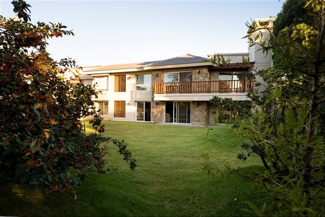 CON RENTA - venta apartamento Carrasco sur 2 dormitorios con jardín - foto 3