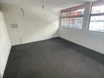 OFICINAS Y SUBSUELO DE COCHERAS - foto 4