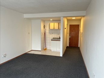 Monoambiente en alquiler, piso alto, proximo ORT