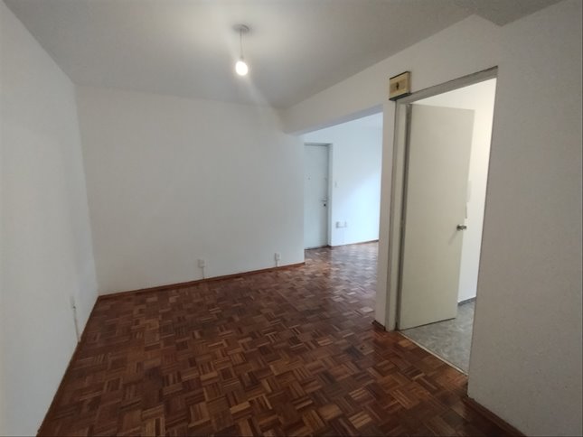 Apartamento de un dormitorio + patio. Acogedor y ubicación. - foto 3