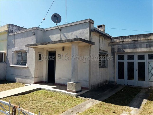 EN VENTA CASA EN ESQUINA A PASOS DE TODO, COLONIA - foto 2