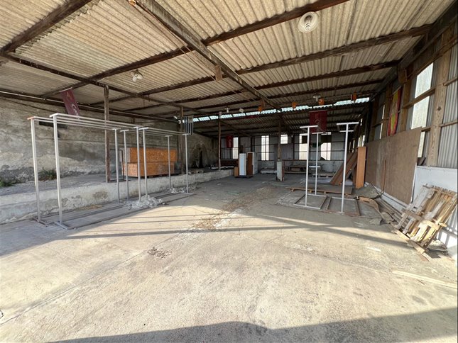 Venta local de 5650m2 en Maroñas - foto 3