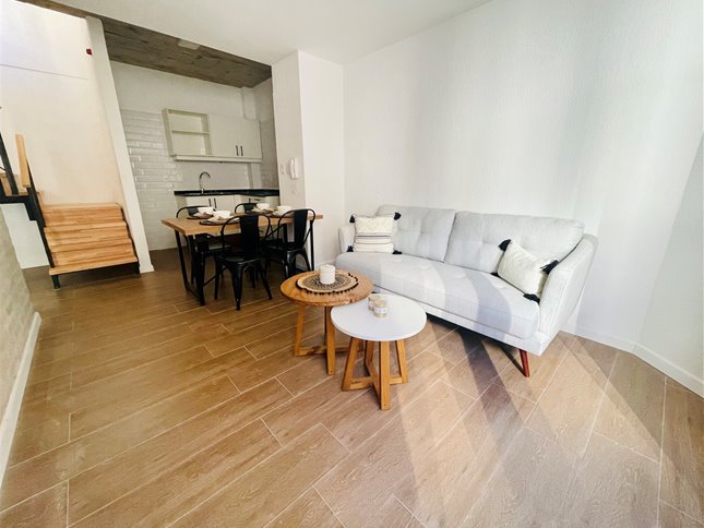 Alquiler de apartamento de 2 dormitorios  y terraza con parrillero en Cordón - foto 1