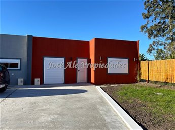 EN VENTA CASA DE 2 DORMITORIOS COLONIA