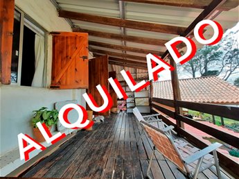 ***ALQUILADA*** TIPO CABAÑA EN ZONA MUY REQUERIDA 2 dorm