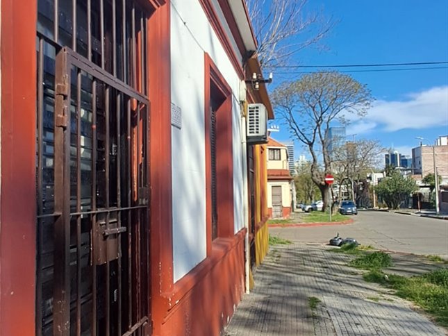 Casa en Buceo, 2 Dormitorios, azotea transitable. - foto 2