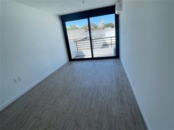 Venta Pocitos  Monoambiente con terraza a metros del WTC