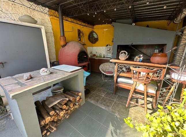 CAPURRO Venta muy buena casa de 3 Dormitorios, 2 Baños, Barbacoa con parrillero, amplio jardín, Garage para 2 autos - foto 3