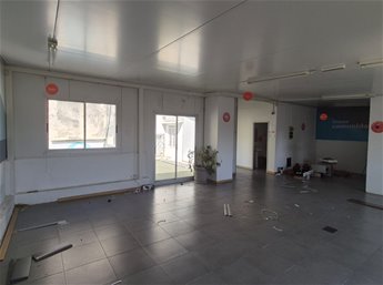 VENTA- OFICINA-LOCAL- SOBRE BVAR ARTIGAS - foto 7