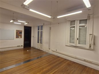 VENTA- OFICINA-LOCAL- SOBRE BVAR ARTIGAS - foto 7