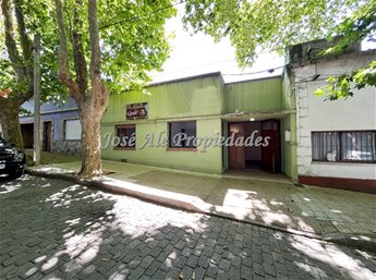 EN VENTA CASA CENTRICA DE 2 DORMITORIOS, COLONIA
