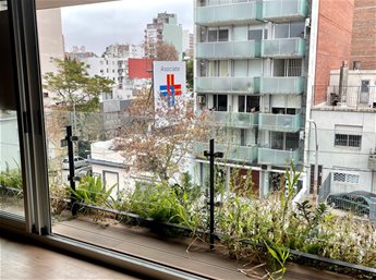 Estrena proximo a la Rambla.