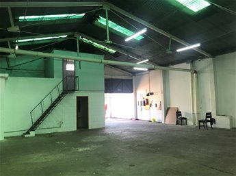 VENTA LOCAL INDUSTRIAL EN BRAZO ORIENTAL, GALPON, DEPOSITO, ENTRADA VEHICULAR, VENTA CON RENTA - foto 4