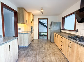 Casa de 3 dormitorios y servicio - Lomas de La Tahona - foto 6