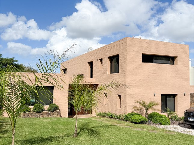 Casa de 3 dormitorios y servicio - Lomas de La Tahona - foto 1