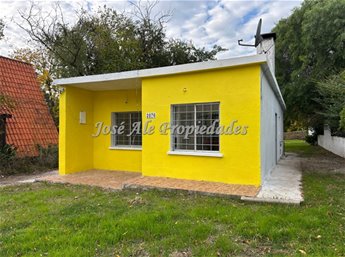 EN VENTA CASA DE 3 DORMITORIOS FRENTE A LA UDE COLONIA