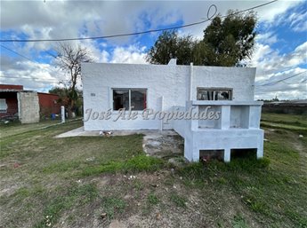 EN VENTA SE FINANCIA CASA EN PH DE 1 DORMITORIO, COLONIA