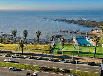 Venta  Apartamento Punta Carretas 4 Dormitorios 4 Baños 2 Garajes con vista a Rambla.