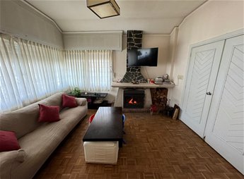 CASA EN VENTA POCITOS DOS PLANTAS CON GARAJE