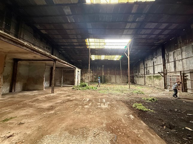 Local industrial 1500 m2 totales en Maroñas - foto 3