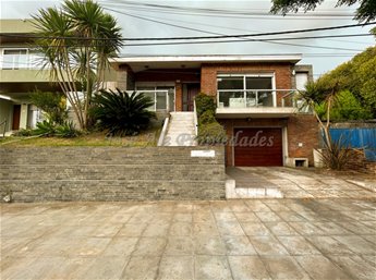EN VENTA EXCELENTE PROPIEDAD DE 2 DORMITORIOS UBICADA A METROS DE LA RAMBLA COSTANERA, COLONIA. - foto 5