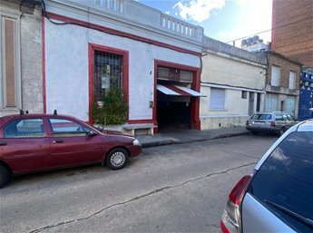Venta amplio  Local con Vivienda , al frente