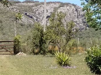 Se vende Chacra con arroyo y vistas al Cerro Arequita, de 12 hectáreas, lugar muy turistico y tranquilo con mucha naturaleza flora y fauna.