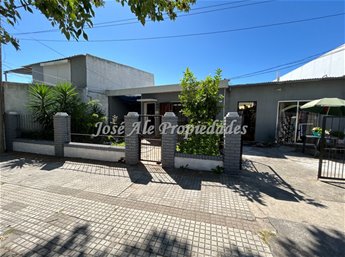 EN VENTA NUEVO PRECIO! PROPIEDAD UBICADA EN AVENIDA PRINCIPAL, ZONA COMERCIAL DE COLONIA