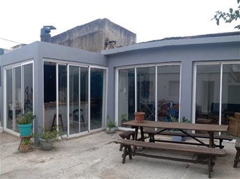 Casa en Venta, La Blanqueada 3 dorm, 2 baños, barbacoa y entrada para 1 auto.