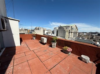 Venta oficina Ciudad Vieja Penthouse impecable