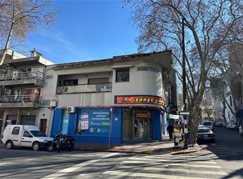 Venta local comercial con renta. Centro