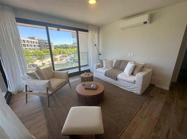 CARRASCO Pre Venta Apartamento Penthouse 3 Dormitorios a estrenar, 165m2 interiores + 86m2 de terrazas, vistas despejadas, AMENITIES: Piscina, Barbacoa con parrillero, Entrega inmediata! - foto 4