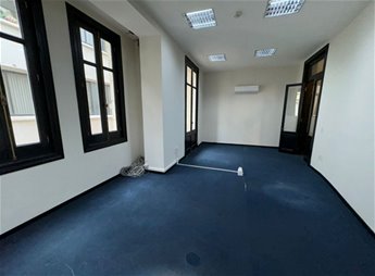 Alquiler de Oficinas Amplias y Luminosas con Aire Acondicionado en Ciudad Vieja