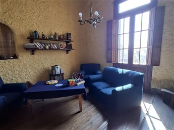 Venta Casa 3 dormitorios  de altos en Reducto con estufa a leña y Parrillero