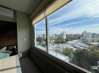 Apartamento Dúplex De 3 Dormitorios, Con Garaje Para Un Aut