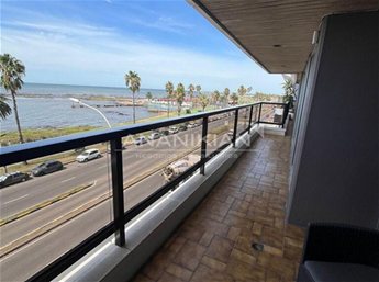 Exclusivo Apartamento Sobre Rambla Gandhi Y Teru Elegante Y