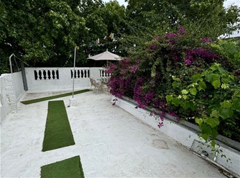CASA DE DOS PLANTAS CON COCHERA