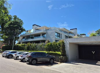 De Lujo! Alquiler apartamento Carrasco Un Dormitorio con muebles, piscina, garaje, gimnasio, cine, barbacoas