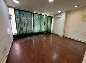 Venta con Renta de Gran Local con deposito y doble ingreso en la Aguada