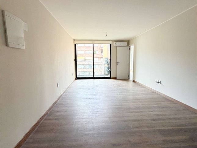 Venta Apartamento 1 Dormitorio en Pocitos – Piso 8 al Frente, Amenities y Cerca de la Rambla - foto 1