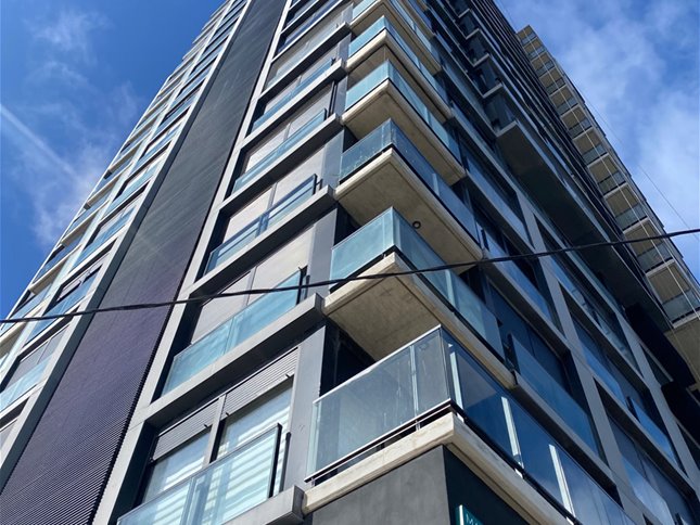 Apartamento en Malvín con servicios