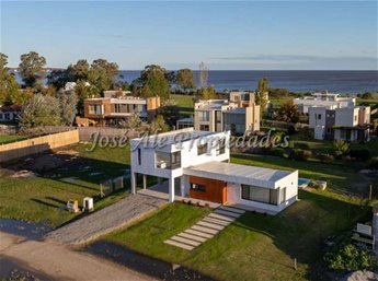 EN VENTA IMPORTANTE PROPIEDAD A ESTRENAR EN BARRIO SHERATON, COLONIA.