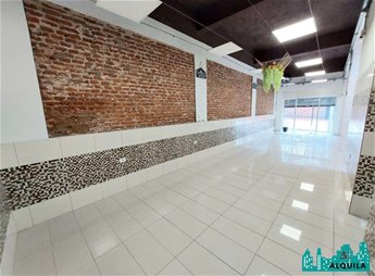 ALQUILER!!! LOCAL COMERCIAL O IDEAL EMPRESAS!!! FRENTE A TERMINAL TRES CRUCES!!!