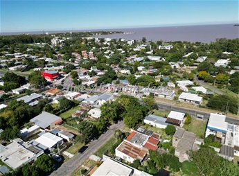 EN VENTA EXCLUSIVIDAD HERMOSA PROPIEDAD UBICADA EN EL REAL DE SAN CARLOS A METROS DE AV PRINCIPAL LUIS ALBERTO DE HERRERA, COLONIA
