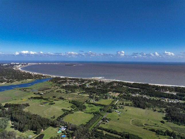 PUNTA DEL ESTE, SAUCE DE PORTEZUELO Pre Venta Terrenos de 1000M2 en Barrio Privado, rodeado de naturaleza, a metros de la playa - foto 2